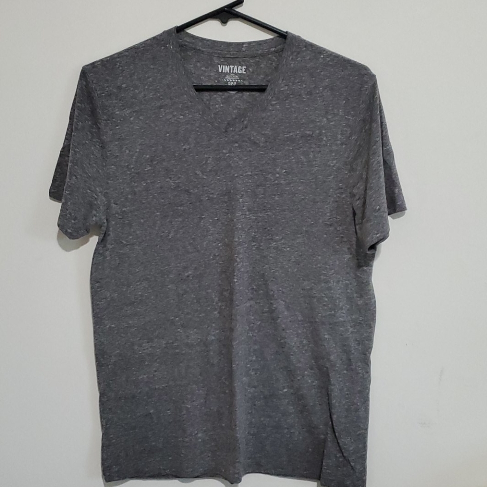 Basic Vintage Old Navy Gray V-Neck T-Shirt